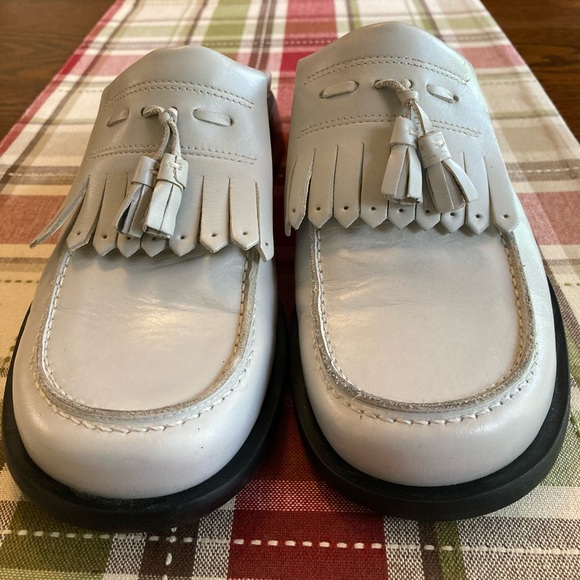 Kenneth Cole Sand Tassle Slip-on Mule Loafers! NWOT, size 8.5! - Picture 7 of 7